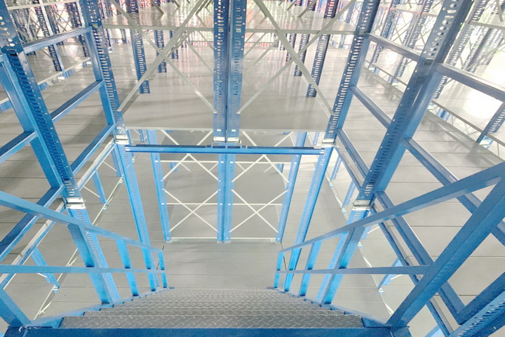 0142.jpg - Micro Rack Floor | https://rackingdesigns.com