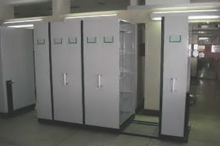 01715.jpg - Mobile Cabinet | https://rackingdesigns.com